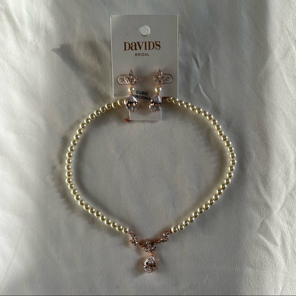 pearl earrings and necklace
